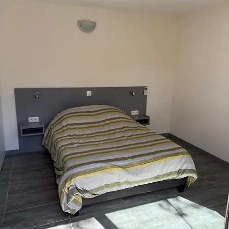 La Rotondo Dans La Alta Strada Piscine Partagee Chauffee Сasa de vacaciones *